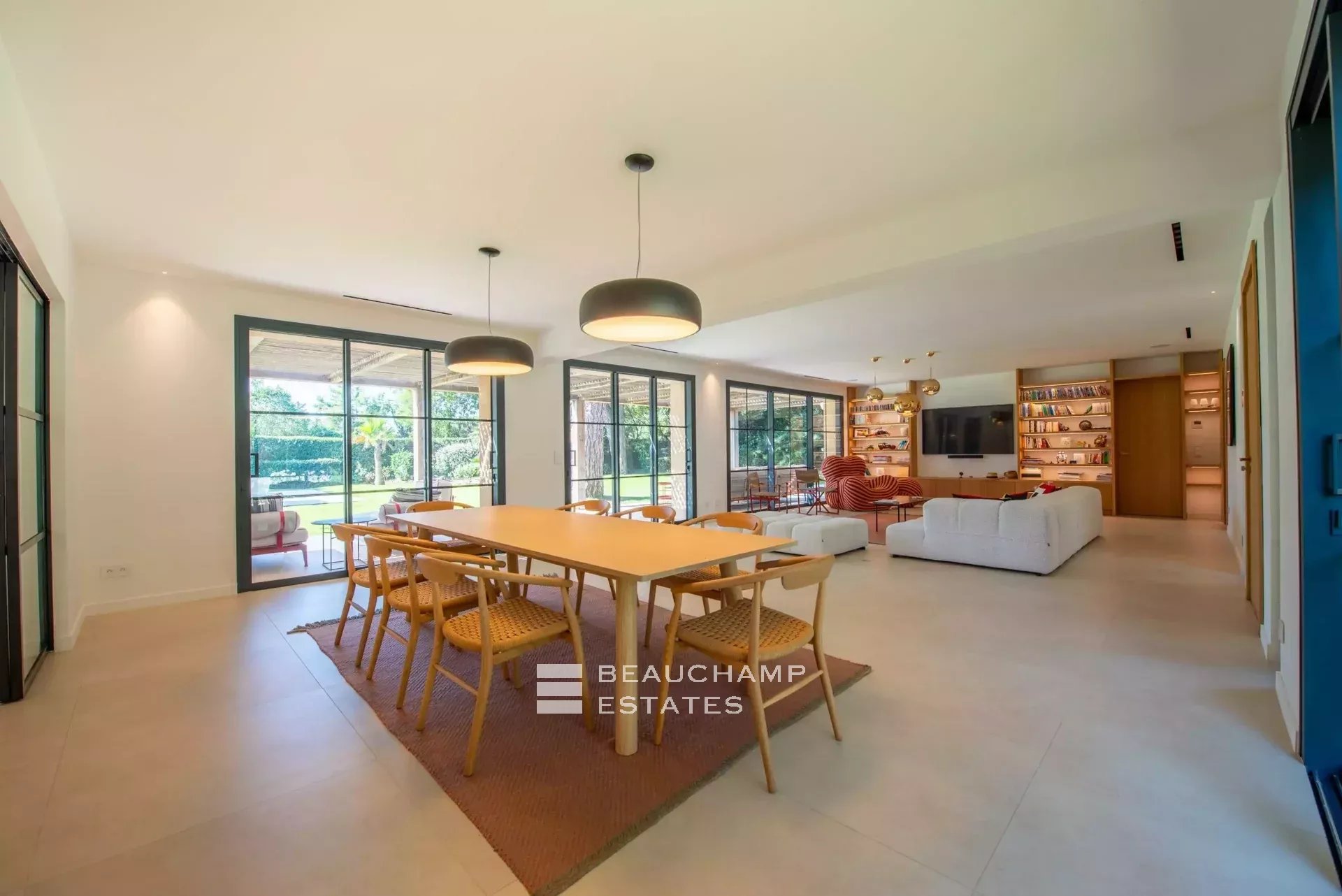 Villa neuve au coeur des Parcs de Saint-Tropez