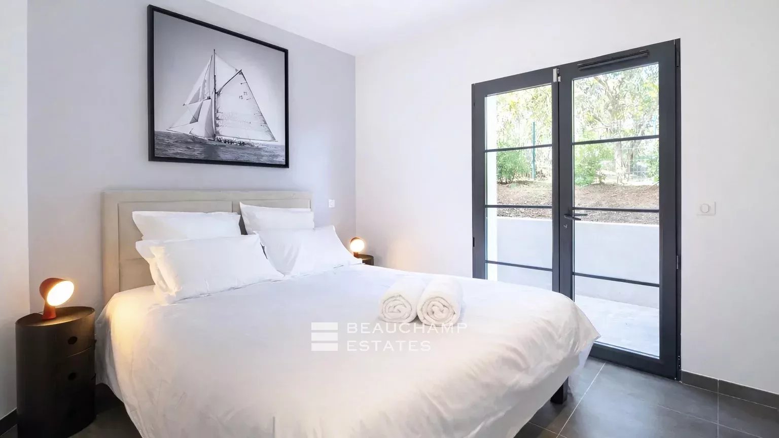 Villa neuve à pieds de la plage des Salins et à proximité du centre ville de Saint-Tropez