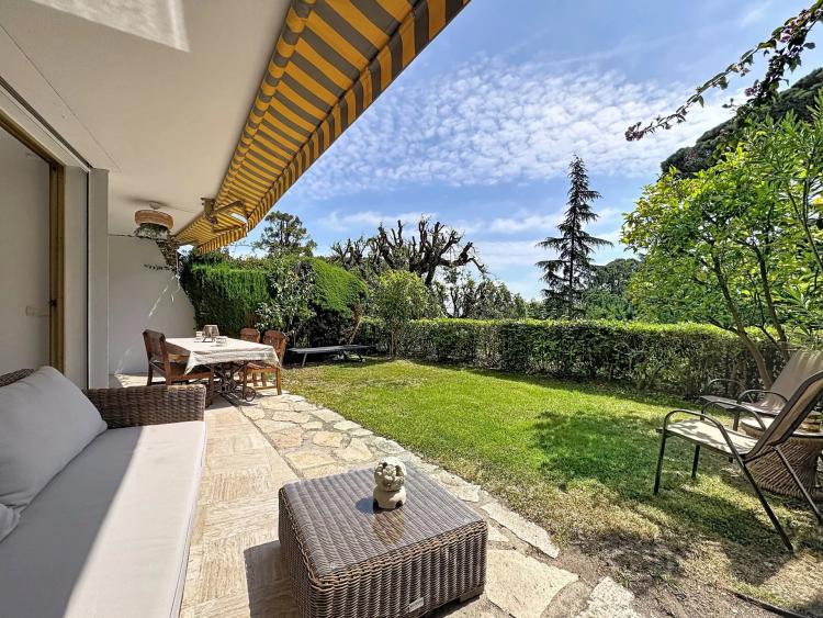 CANNES 2P REZ DE JARDIN TERRASSE