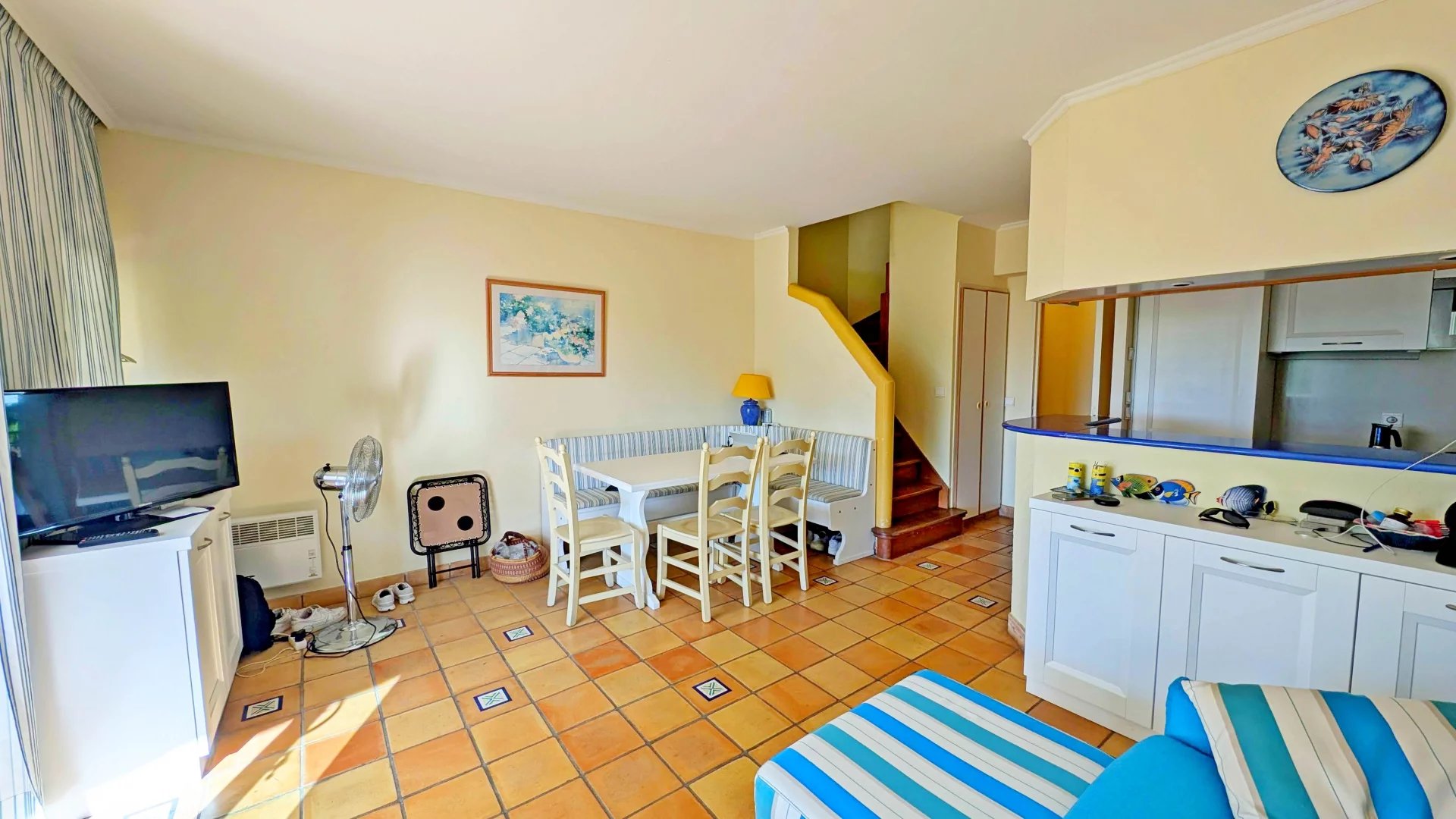 ACHAT SAINT RAPHAEL  Proche des plages d'Agay, dans domaine sécurisé avec golf, tennis
