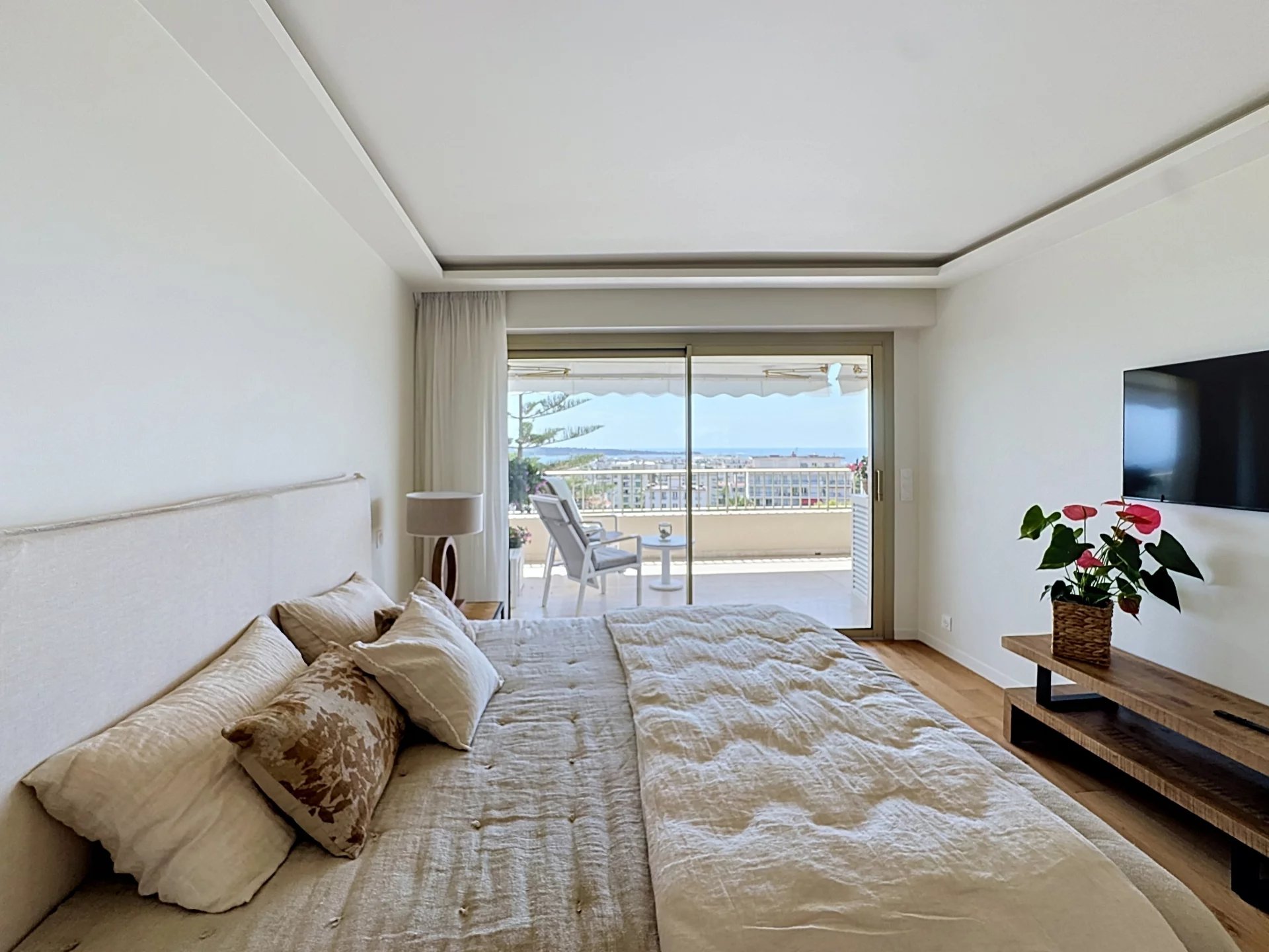 CANNES BASSE CALIFORNIE APPARTEMENT D'EXCEPTION 4 PIECES VUE MER