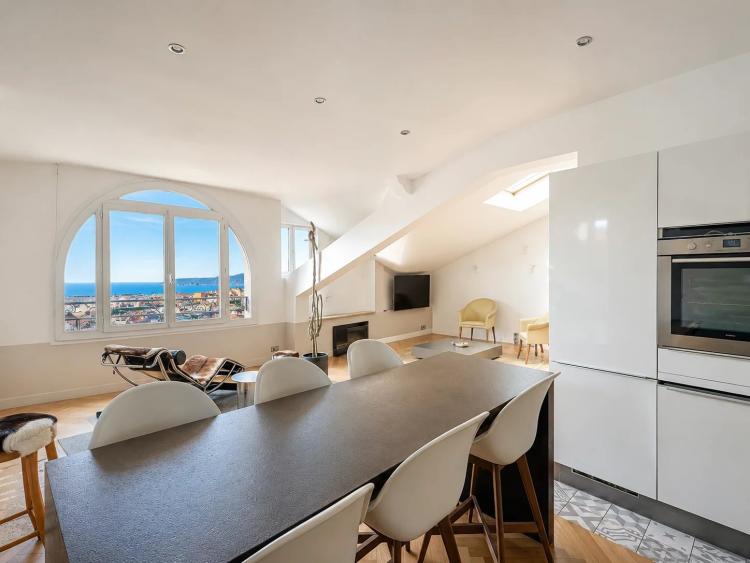 PALAIS PROVENCE DERNIER ETAGE VUE MER PANORAMIQUE