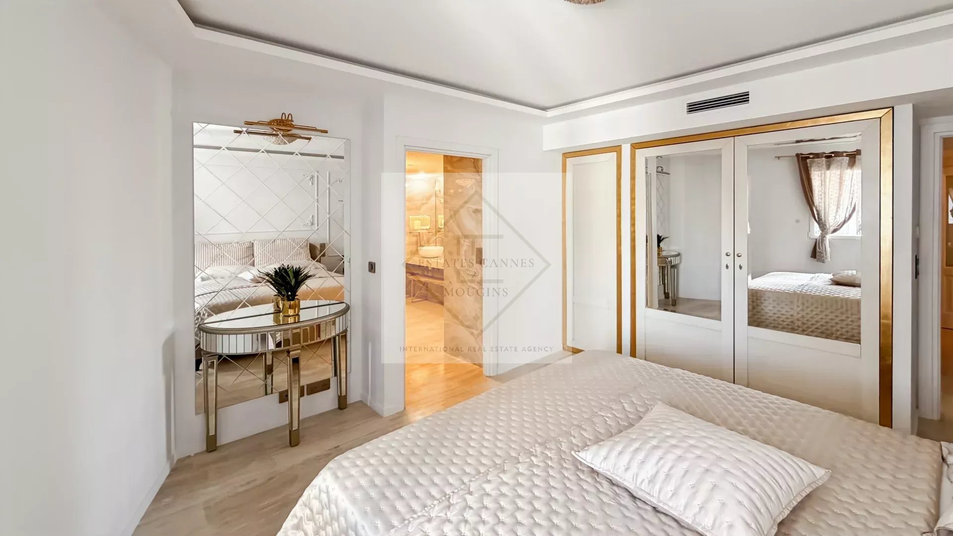 Bien rare — Appartement rénové proche du Palais des Festivals
