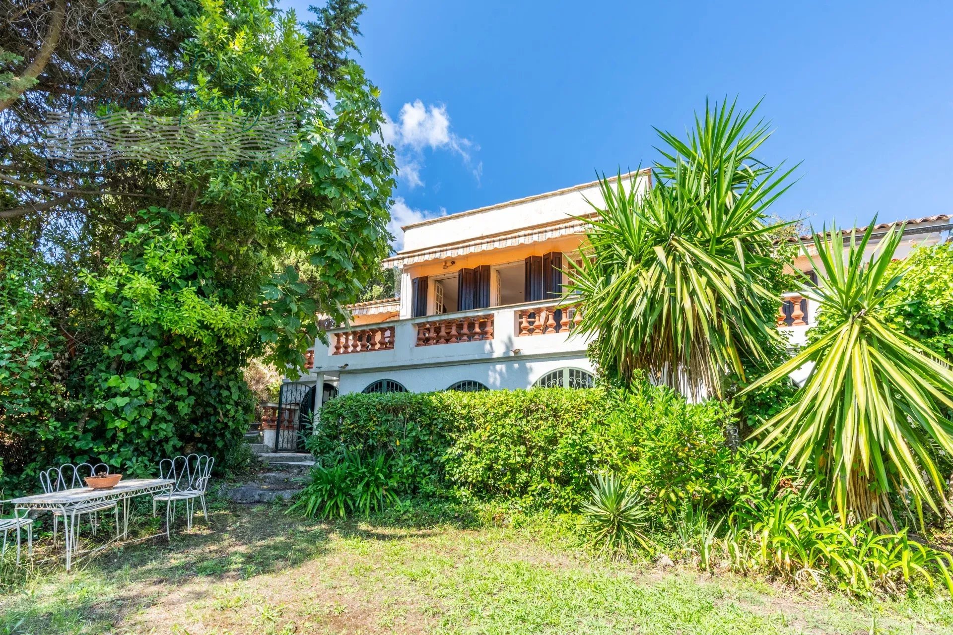 Villa de charme à rénover au calme absolu