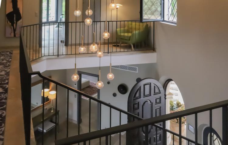 CHATEAUNEUF DE GRASSE - SUBLIME VILLA RÉNOVÉE