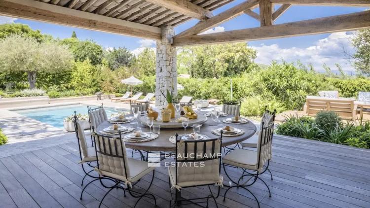 Villa néo-provençale chic à deux pas du centre ville de Saint-Tropez