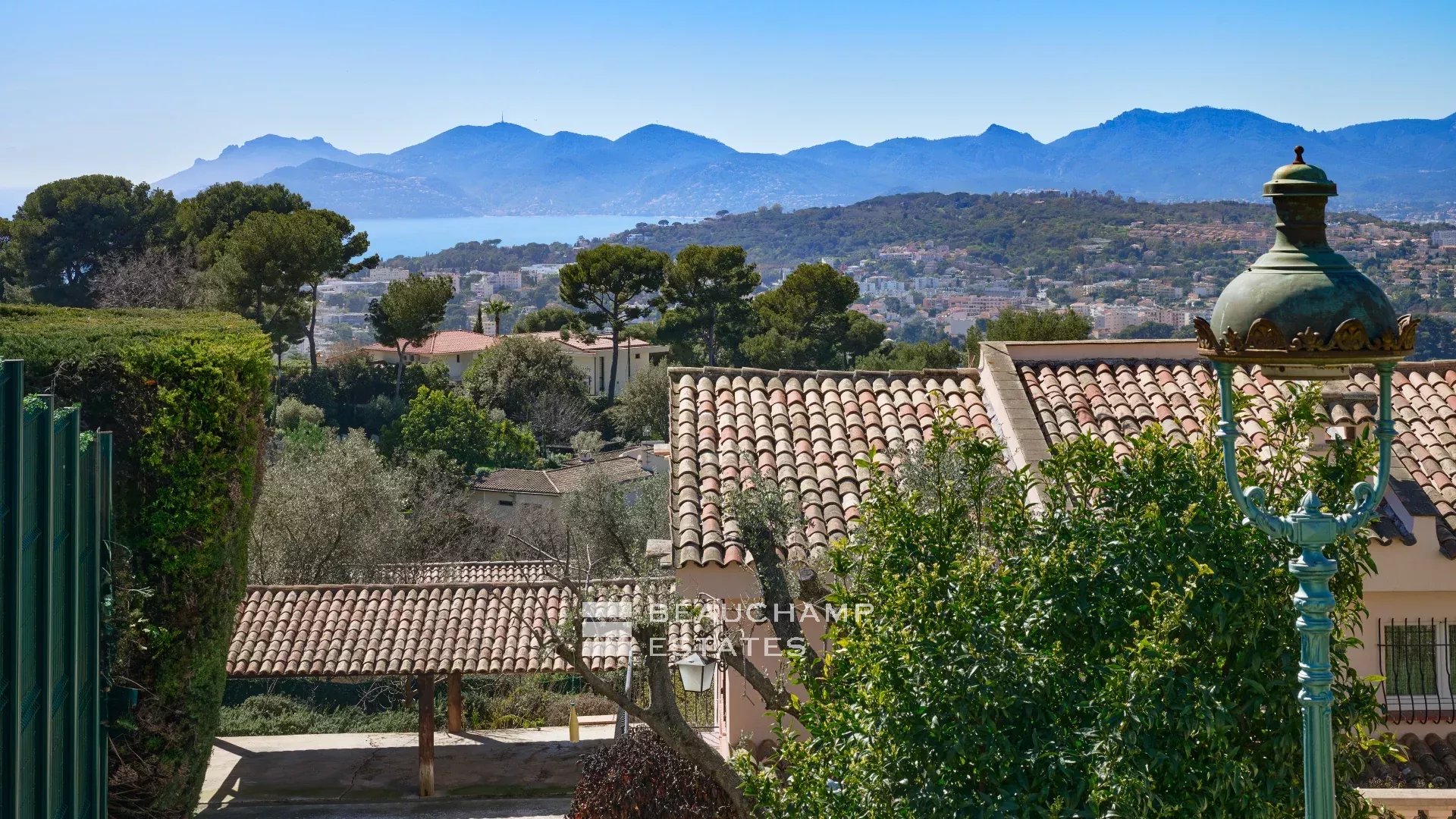 Villa provencale à rénover avec vue mer panoramique