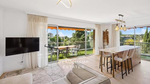 Appartement 3 pièces entièrement rénové avec vue mer - Le Cannet