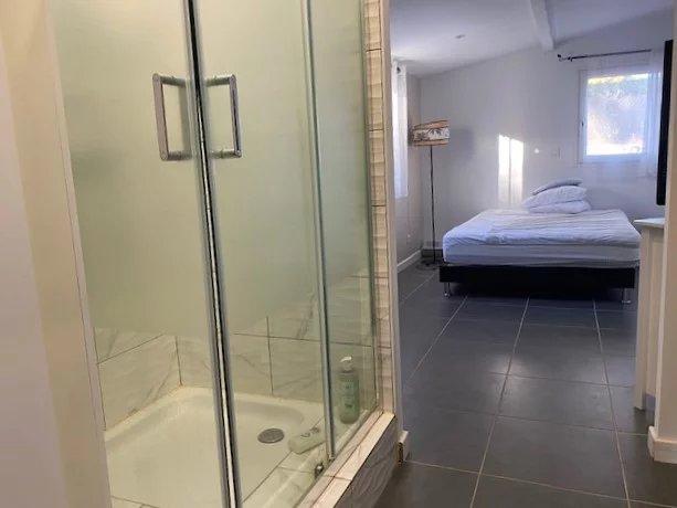 REGUSSE JOLIE MAISON RENOVEE 100 M2