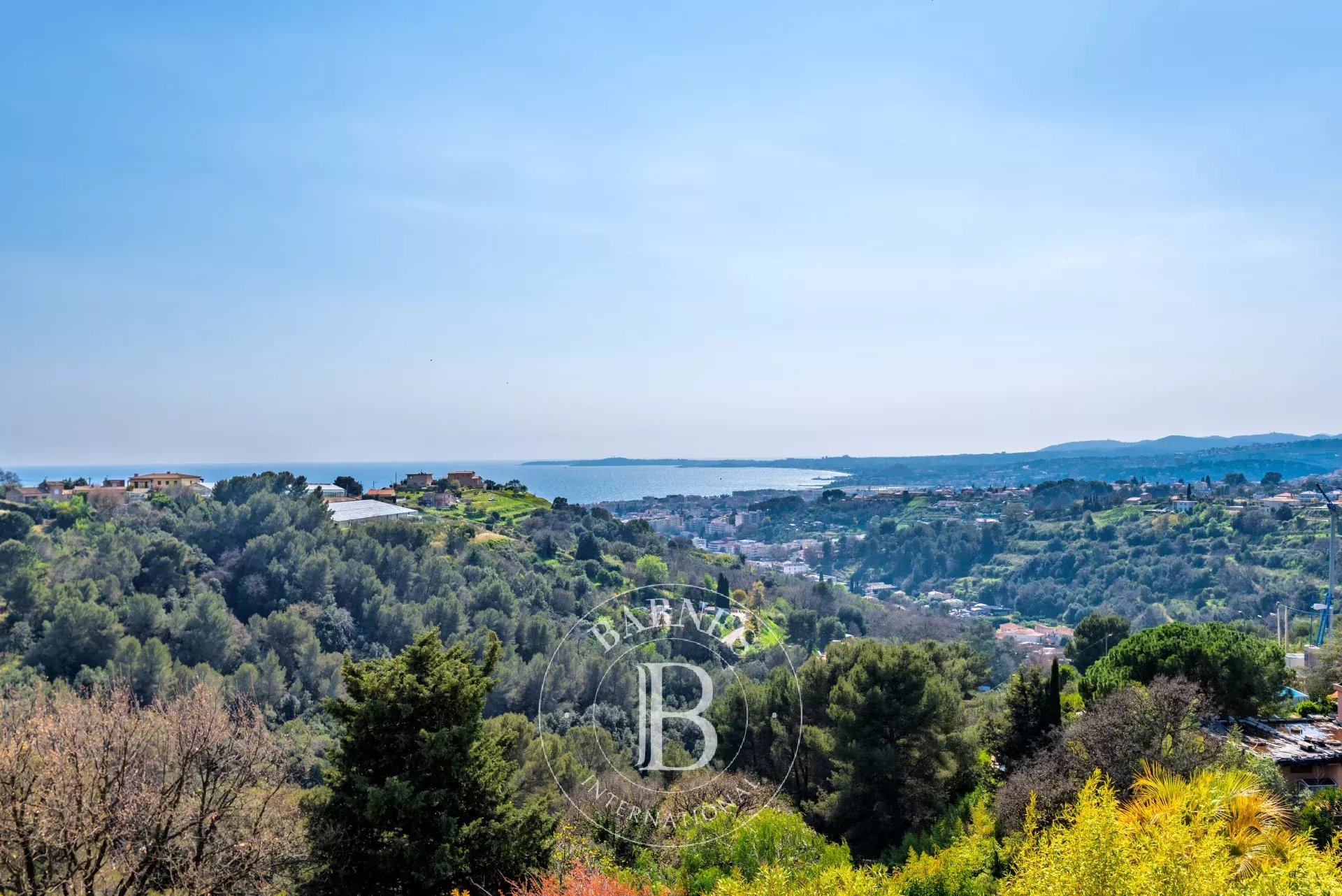 CAGNES-SUR-MER – PROPRIÉTÉ D’EXCEPTION EN POSITION DOMINANTE – VUE PANORAMIQUE MER