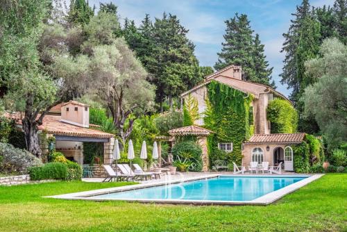 Vence - La Bastide de la Sine, propriété d’exception en pierres du XVIIIe siècle