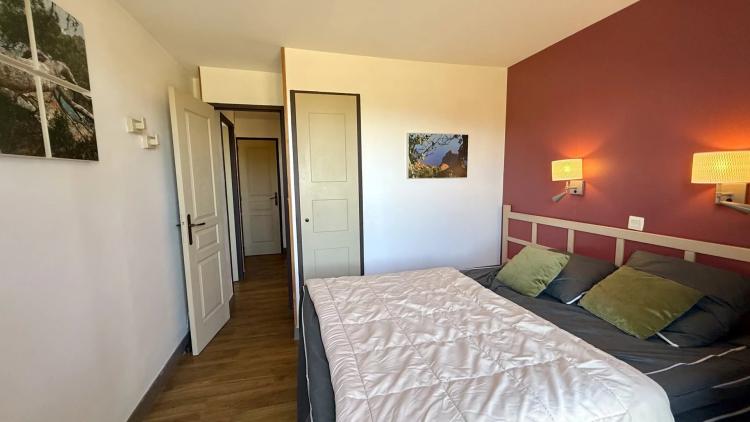 AGAY CAP ESTEREL VILLAGE T3 TYPE LARGE JARDIN SUD EST VUE MER