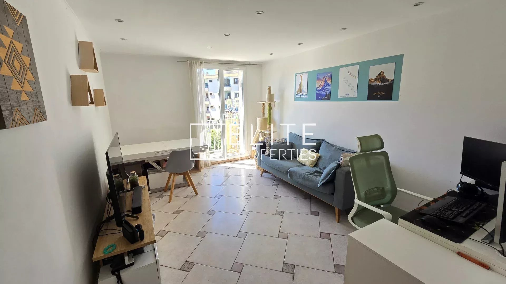 APPARTEMENT 3 PIÈCES DE 54 m² – DERNIER ÉTAGE – GARAGE PARKING & CAVE – LE CANNET