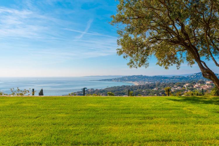 Villa vue mer panoramique à vendre à Sainte-Maxime