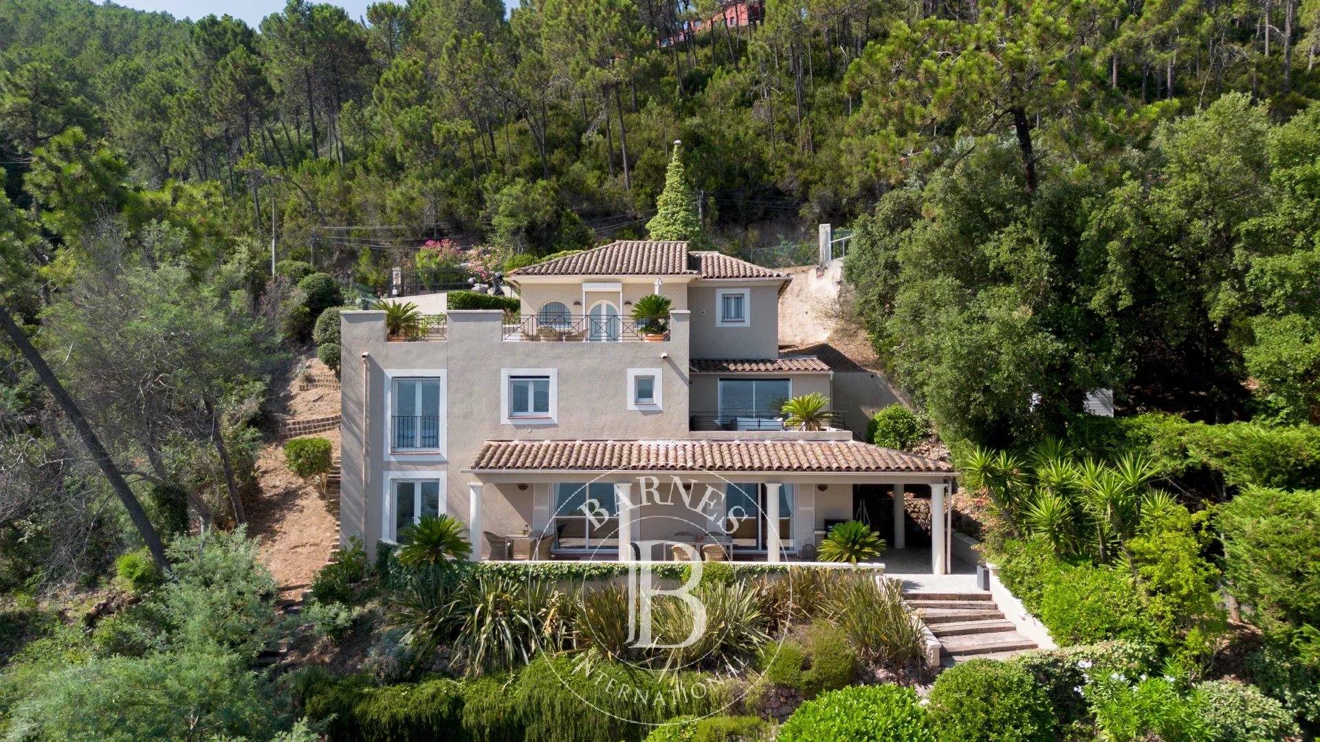MAGNIFIQUE VILLA THEOULE SUR MER