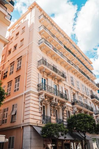 Appartement 4 Pièces à Vendre à Monaco – Immeuble Bourgeois à La Condamine.