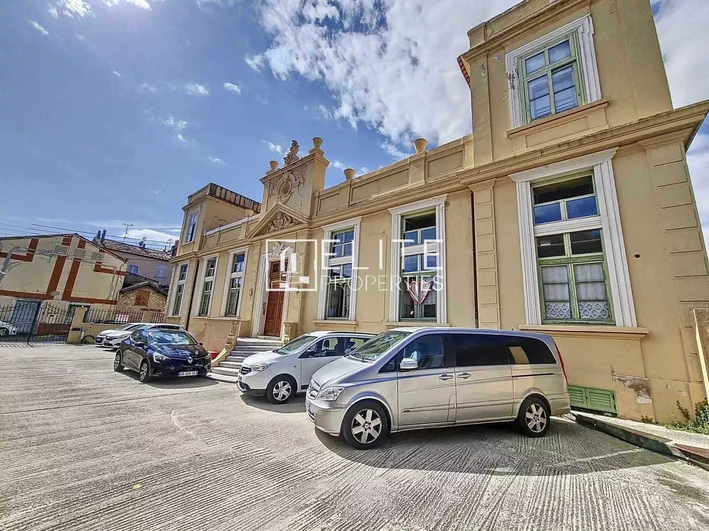 APPARTEMENT 4 PIECES 102m² + PARKING - VALLAURIS