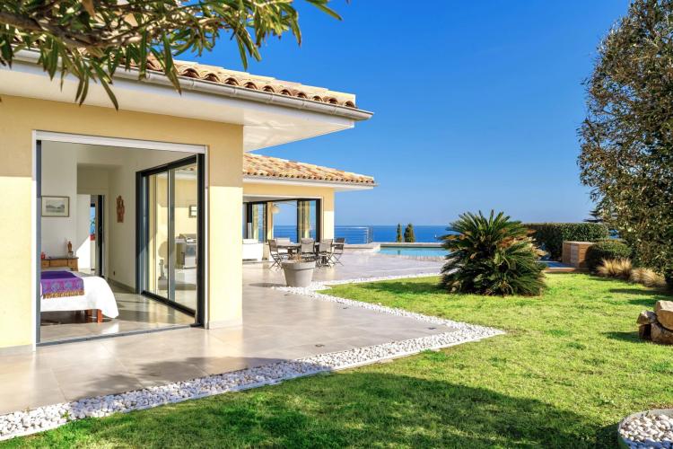 Villa vue mer panoramique à vendre à Sainte-Maxime