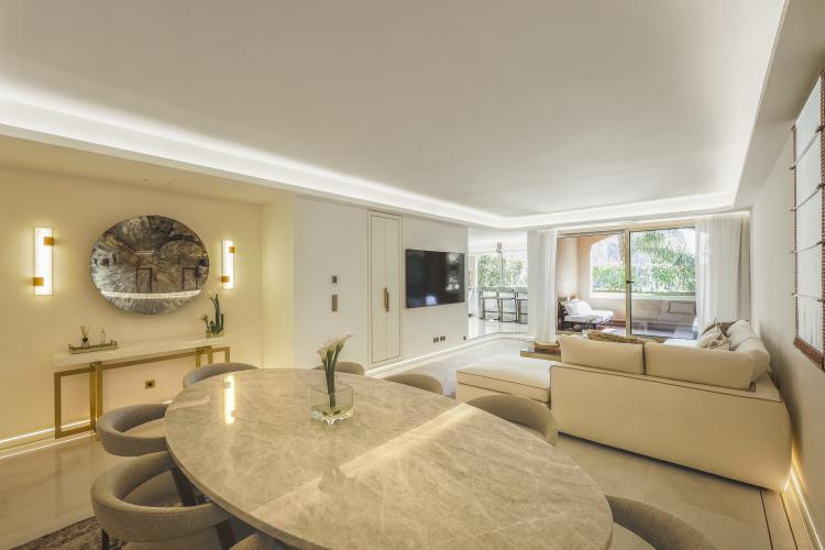 FONTVIEILLE - GRAND APPARTEMENT VUE SUR LE PORT - GIORGIONE
