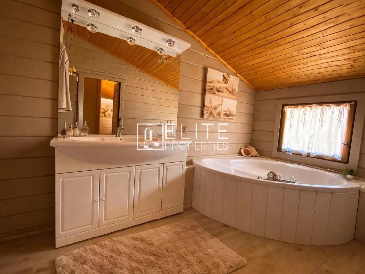 ANDON (06) – Maison en bois 211 m² avec dépendance – Calme absolu