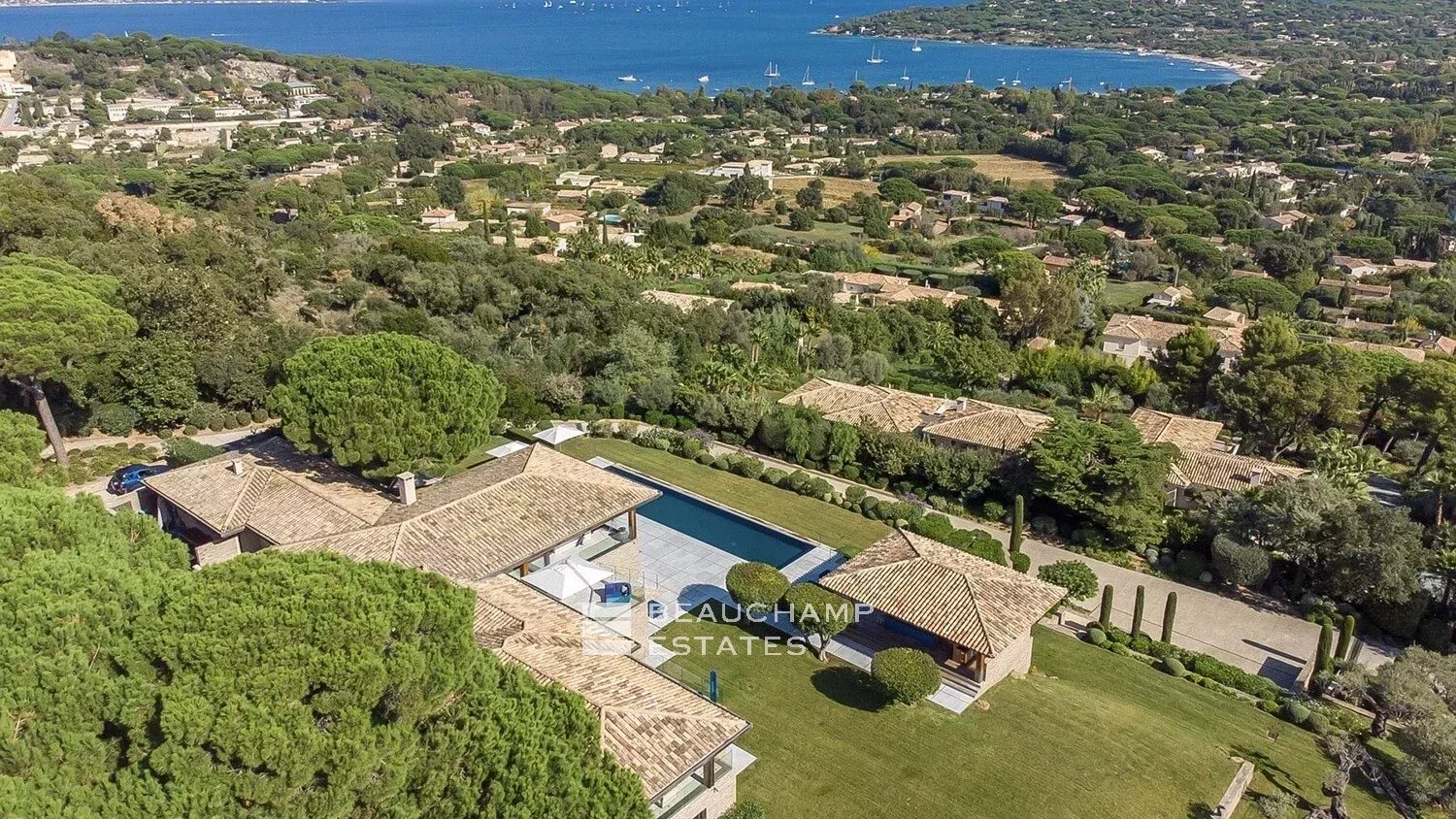 Villa d'exception proche du villa de Saint-Tropez avec prestations de grand luxe