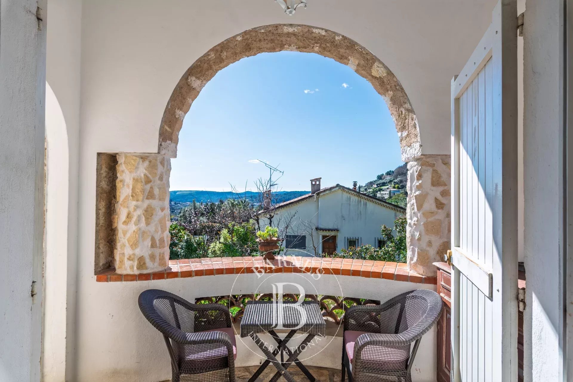 Saint-Paul de Vence - charmante villa en pierre avec piscine