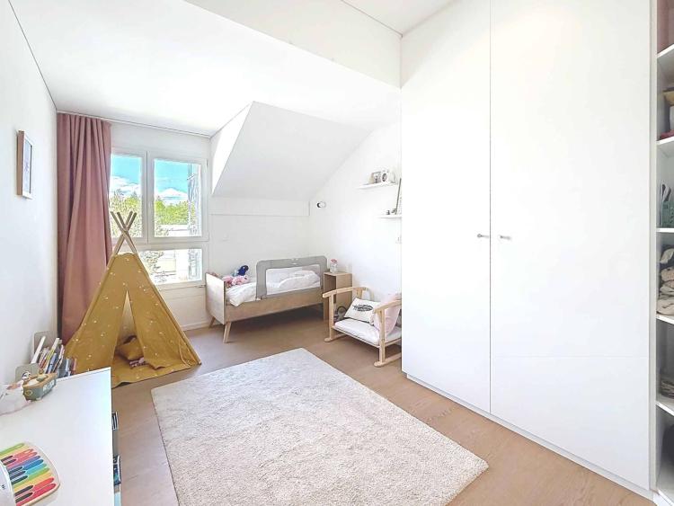 EXCLUSIVITE - Spacieux et lumineux appartement de 4,5 pièces + mezzanine