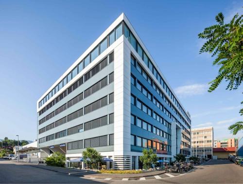 Magnifiques surfaces de bureaux 1468m2 - Zone industrielle de PLO