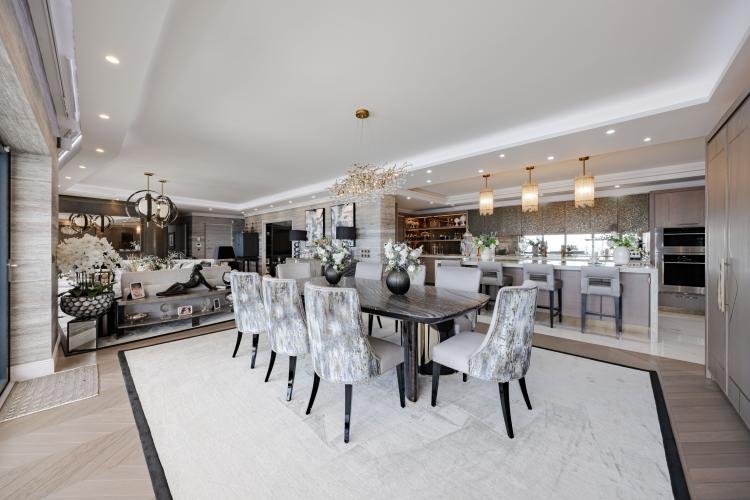 PENTHOUSE RENOVE PROCHE DE MONACO AVEC VUE MER SUR