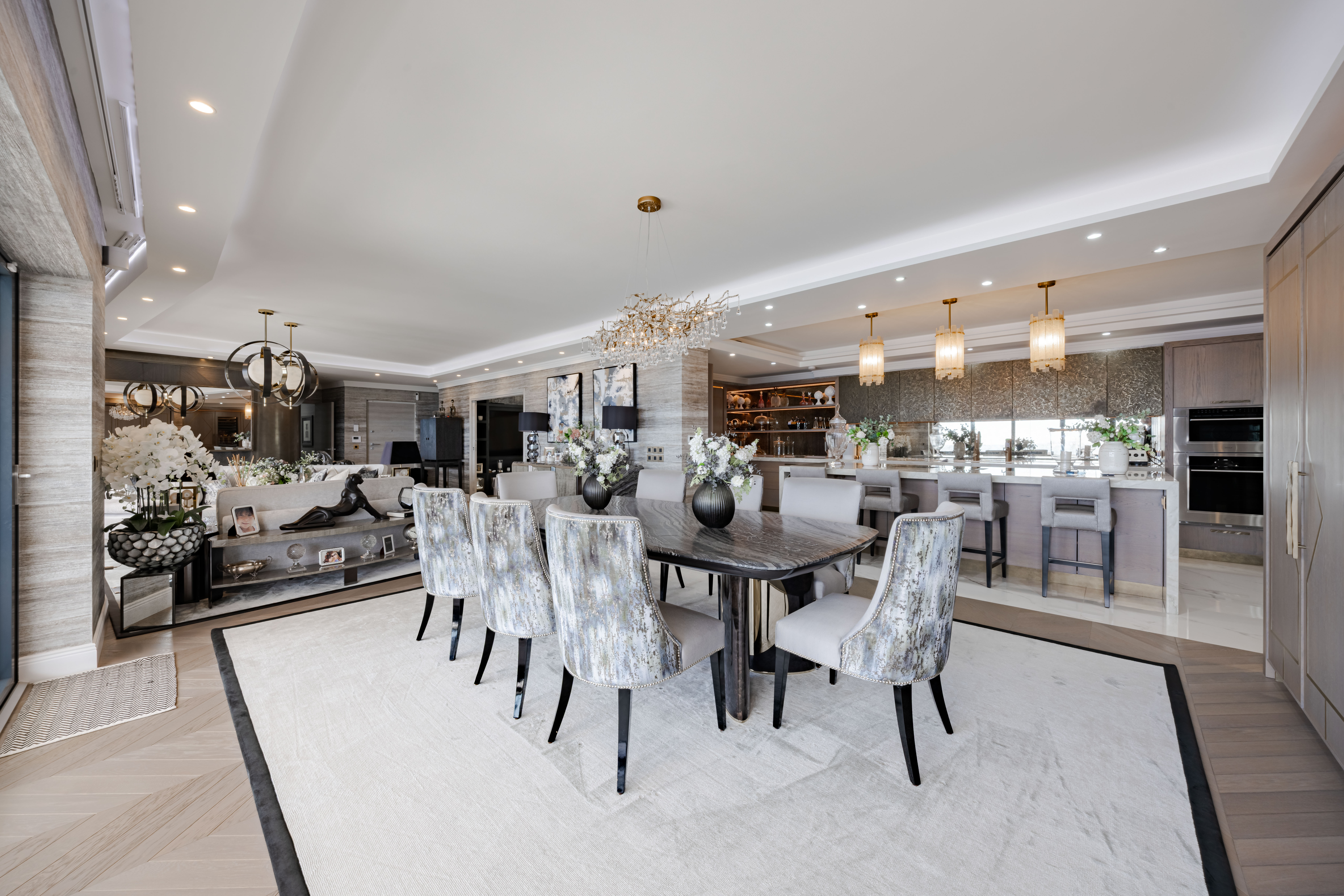 PENTHOUSE RENOVE PROCHE DE MONACO AVEC VUE MER SUR