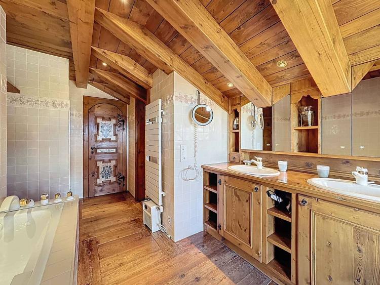 RARE ET EXCLUSIF - SPLENDIDE DUPLEX ATTIQUE AU CENTRE AVEC MAGNIFIQUE VUE