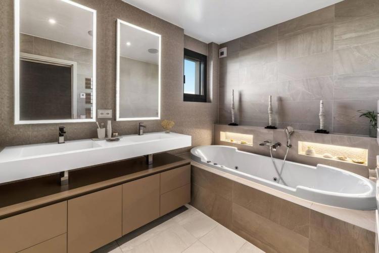 Superbe villa contemporaine très haut de gamme, Minergie. En exclusivité !