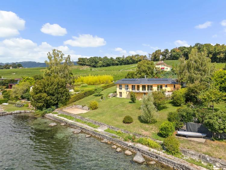 Villa Idéalement Située Au Bord Du Lac