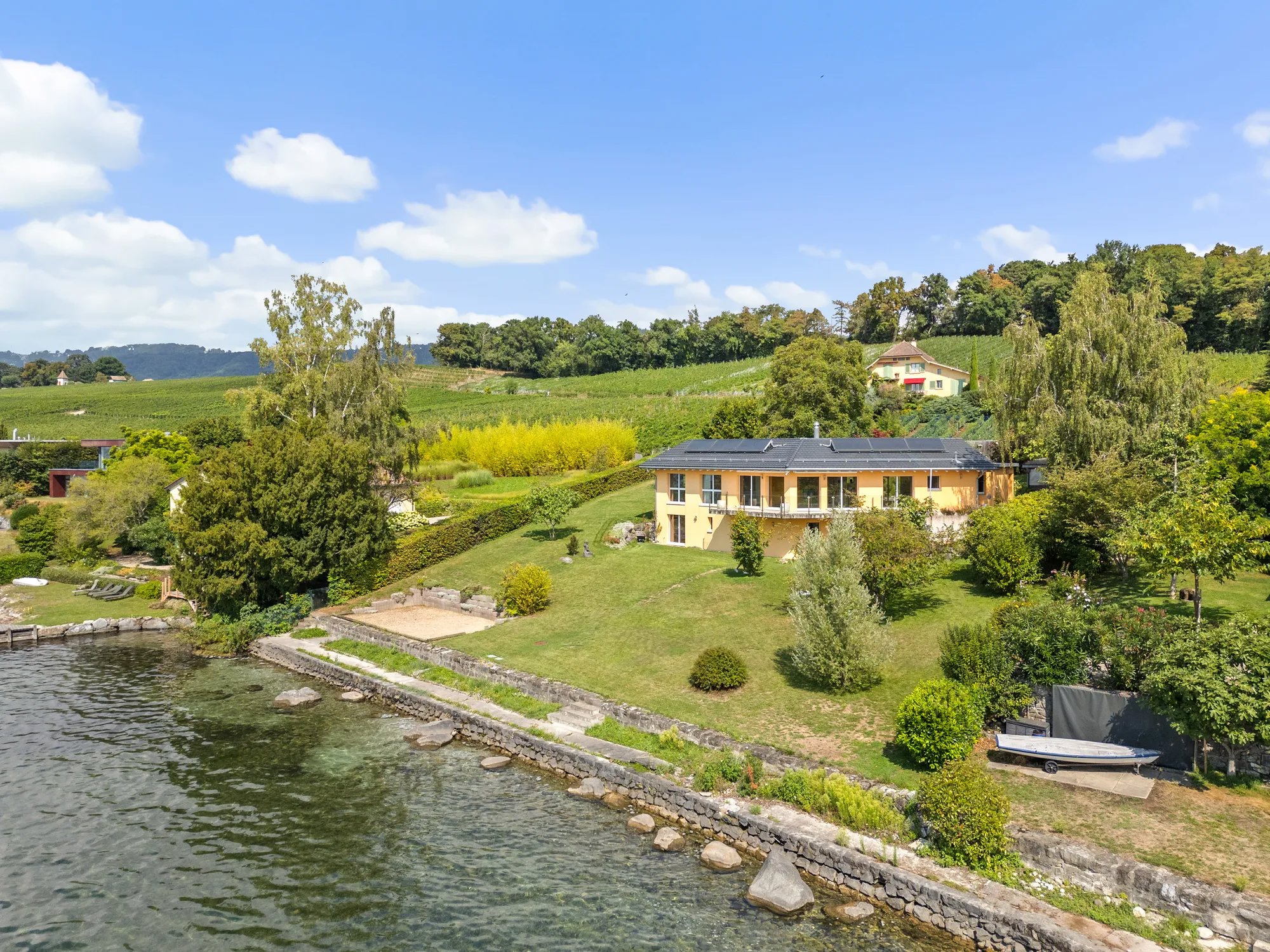 Villa Idéalement Située Au Bord Du Lac