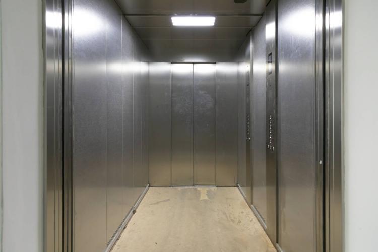 Magnifique surface de 600 m2 au 2ème étage d'un bâtiment moderne
