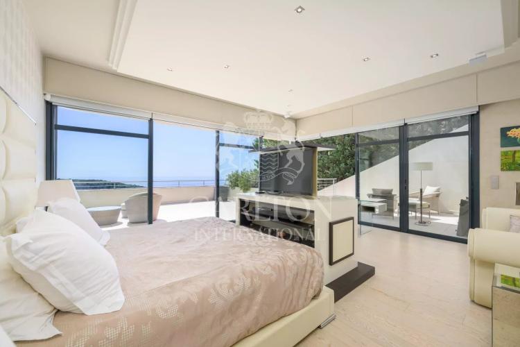 Eze, à quelques minutes de Monaco, plages, importante propriété avec vue mer époustouflante.