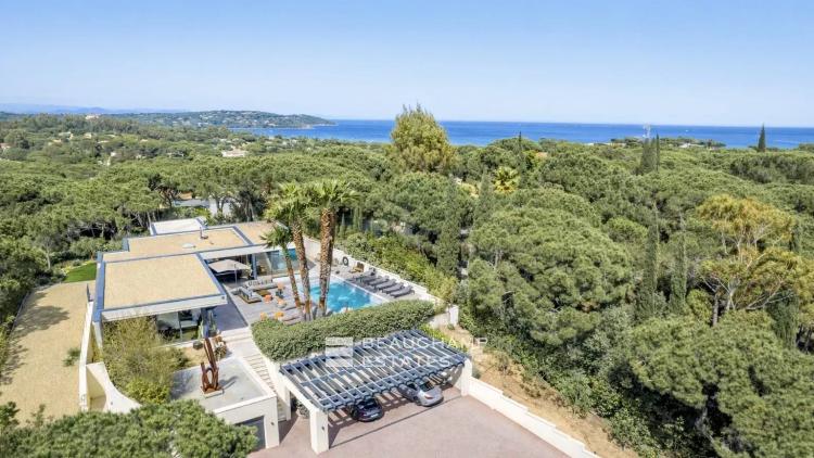 Villa contemporaine intimiste de luxe à pieds des plages de Pampelonne