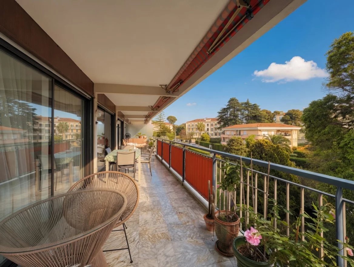GRAND 3P CANNES OXFORD - TERRASSE D'ANGLE 41 m² SUD - VUE DEGAGEE, DOMINANTE SUR JARDINS