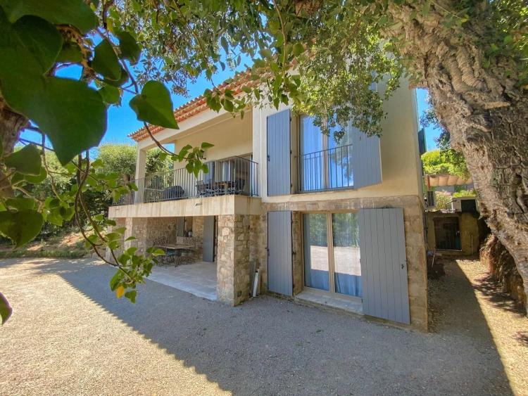 Propriété clé en main vue mer à vendre à Gassin