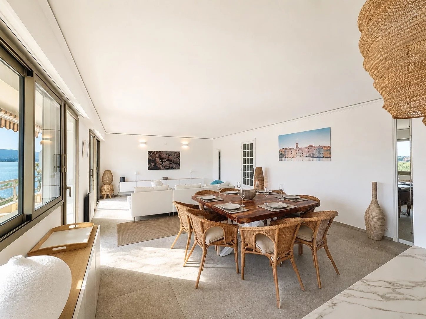 SAINT-TROPEZ — PIEDS DANS L’EAU VUE MER 3 CHAMBRES