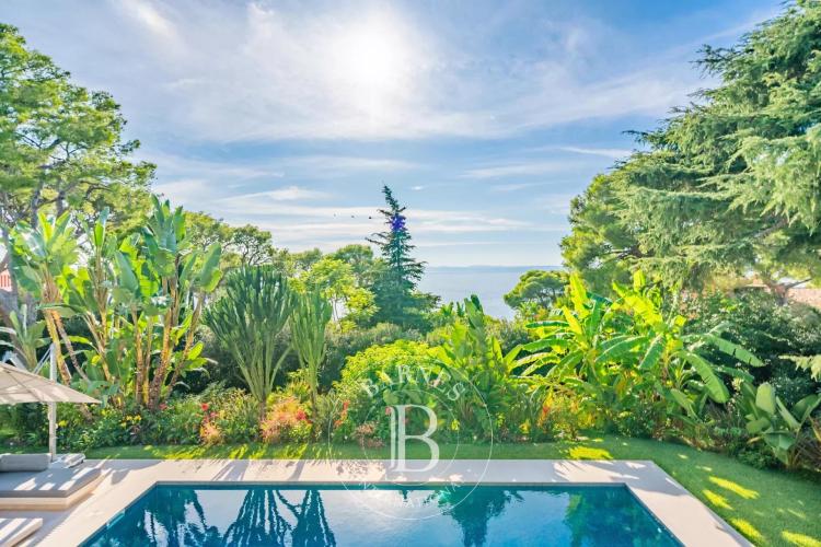 SAINT-JEAN-CAP-FERRAT - VILLA RENOVÉE A NEUF - PROCHE DU GRAND HÔTEL