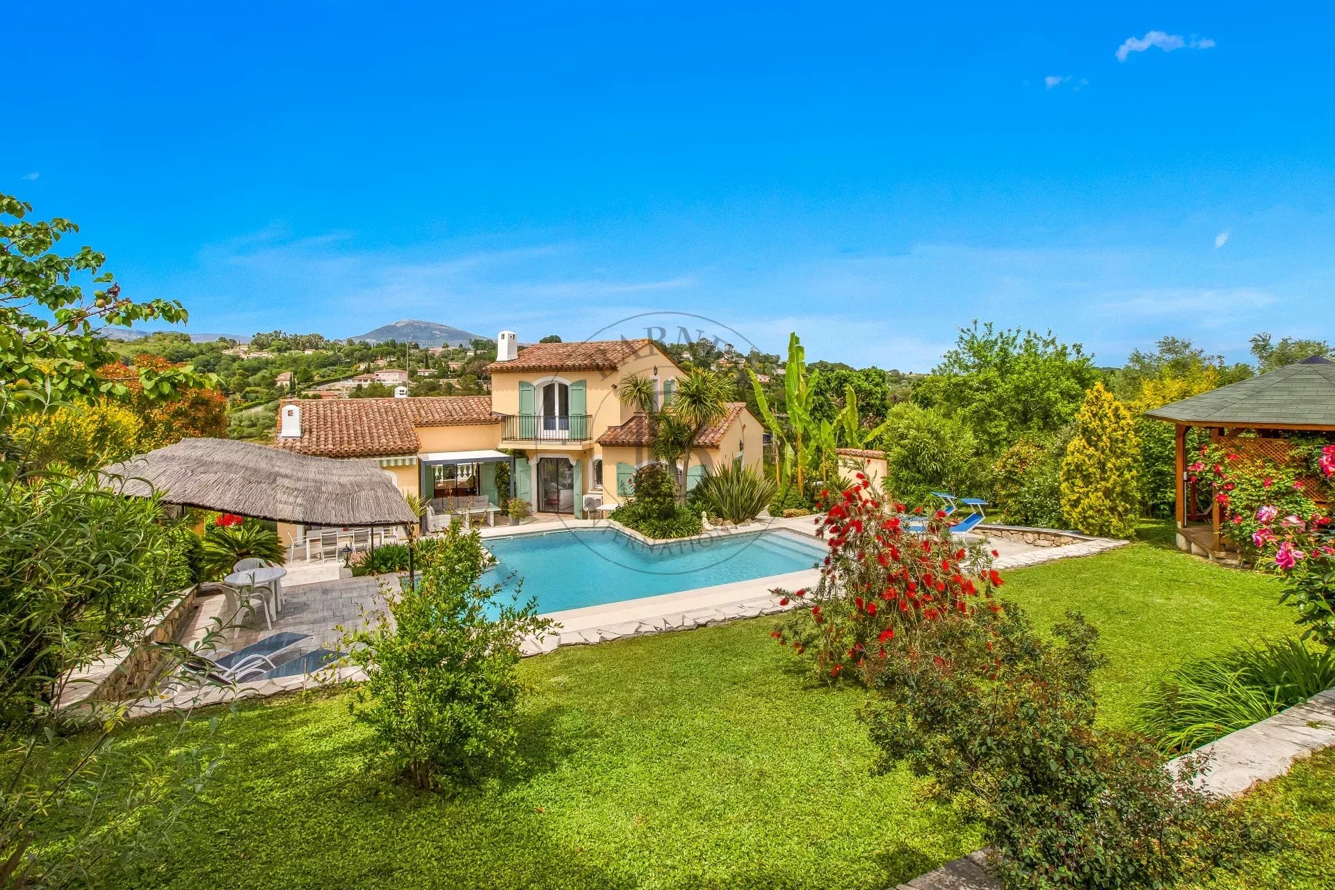 MOUANS-SARTOUX – VILLA AU CALME – VUE PANORAMIQUE
