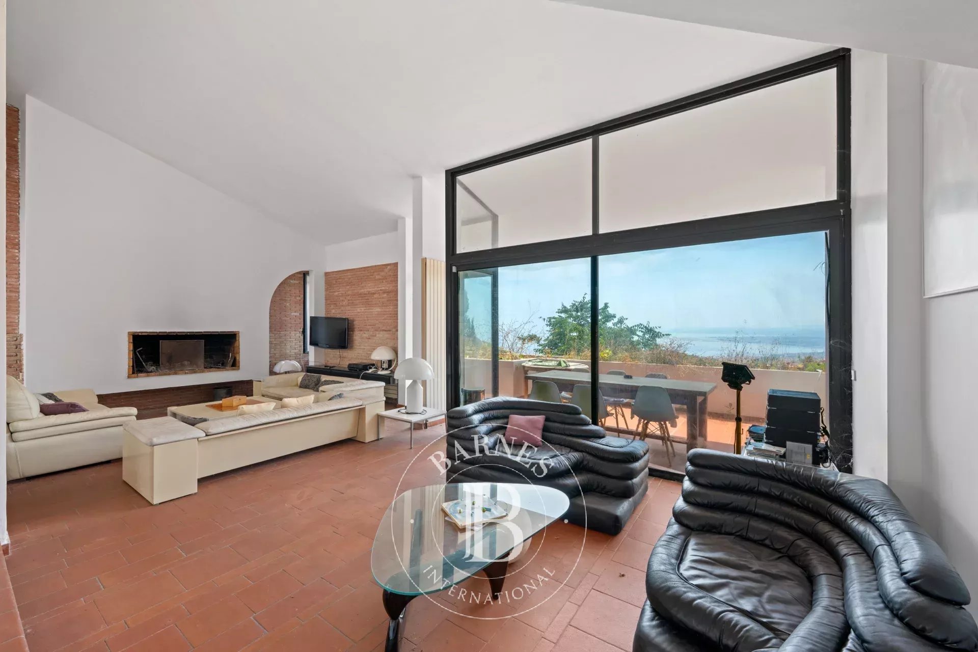 NICE – SECTEUR VINAIGRIER - VASTE PROPRIÉTÉ D'EXCEPTION AVEC MAISON D'HÔTES, PISCINE, TENNIS ET VUE PANORAMIQUE