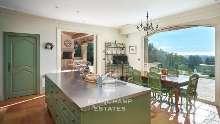 Bastide 5 chambres avec vue mer Châteauneuf-Grasse