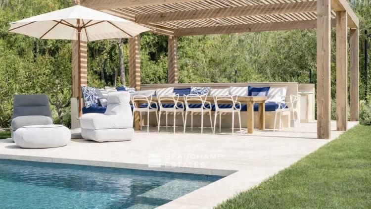 Villa neuve chic à deux pas du centre de Saint-Tropez et de la plage des Canoubiers