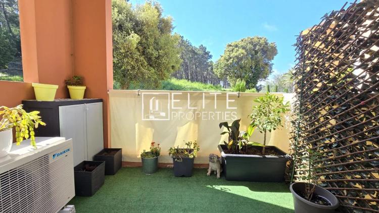 APPARTEMENT 2 PIÈCES DE 36 m² – VUE MER PANORAMIQUE – PISCINE & PARKING – THEOULE-SUR-MER