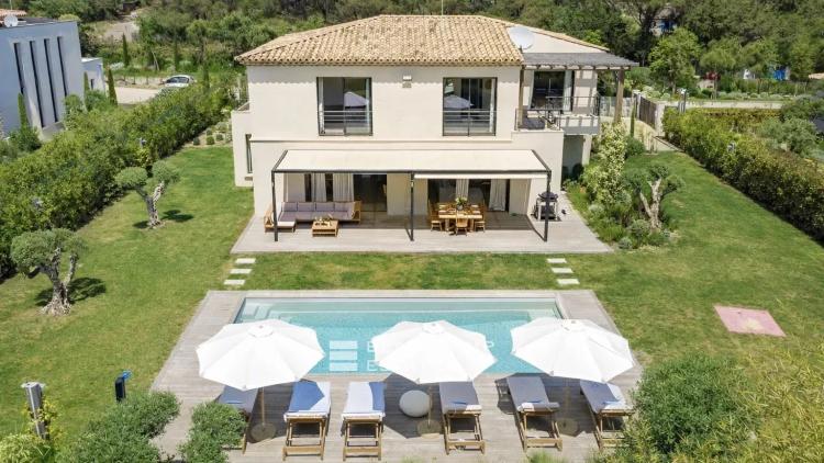 Villa neuve à quelques pas de la plage des Salins et du centre ville de Saint-Tropez