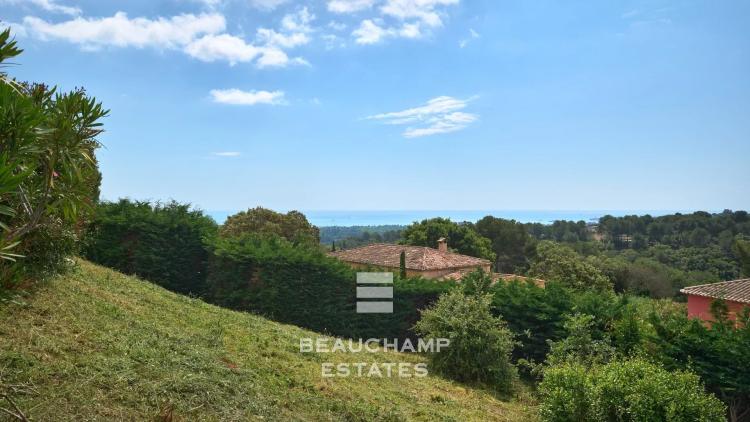 Terrain de 1 813 m² avec Vue Mer – Biot