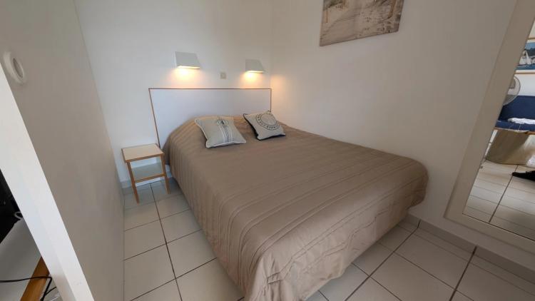 Sous offre AGAY CAP ESTEREL APPARTEMENT DEUX PIECES AVEC TERRASSE ET JARDIN EXPO SUD VUE MER. PARKING