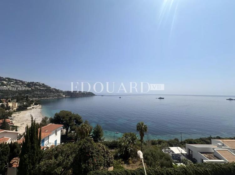 En exclusivité deux pièces avec terrasse, magnifique vue mer, spectaculaire solarium, spacieux parking